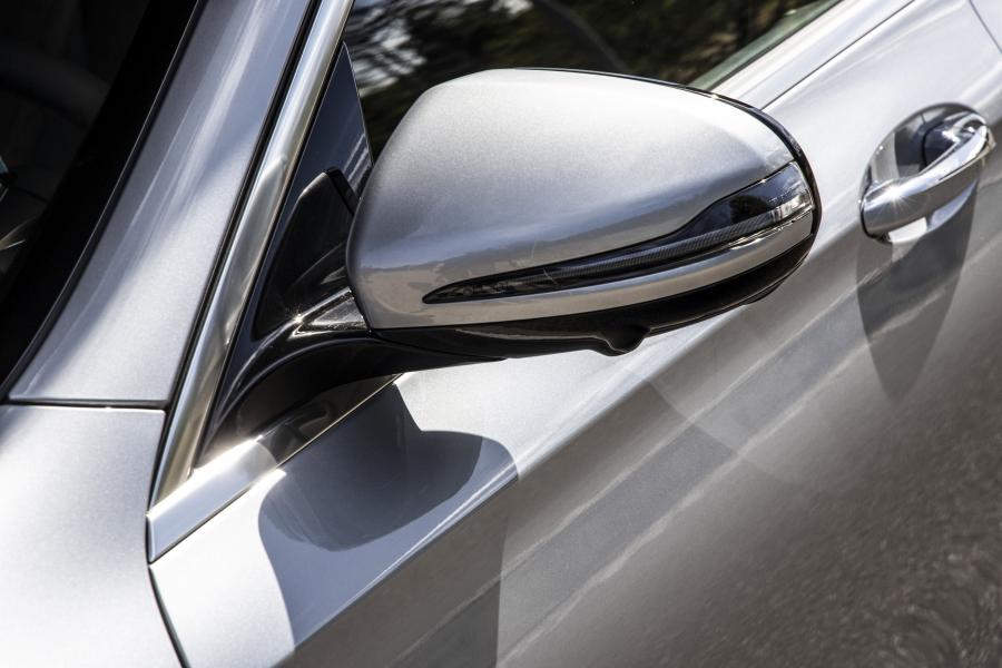 Детали экстерьера Mercedes-Benz E350 AMG Line (W213) 2020 года  (WW) (фото 22 из 25)